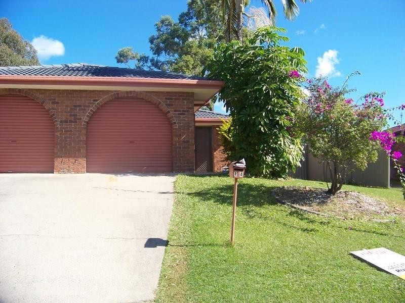 1/4 Senate Street, Labrador QLD 4215