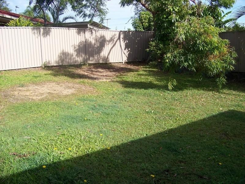 1/4 Senate Street, Labrador QLD 4215