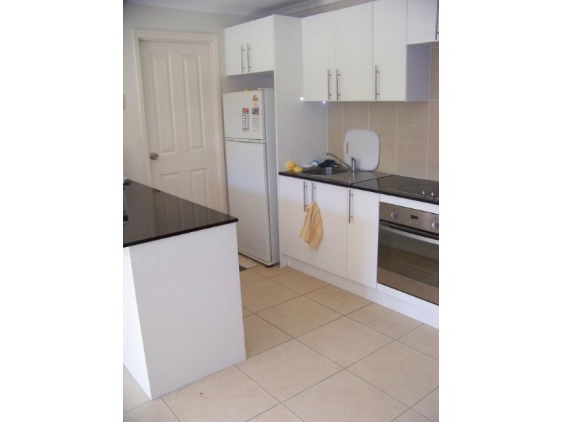 1/4 Senate Street, Labrador QLD 4215