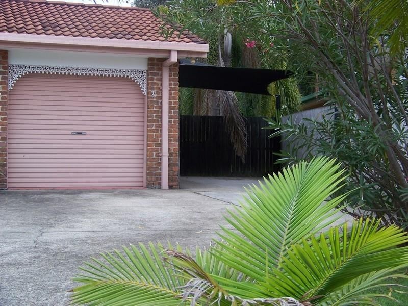 2/20 Annette Court, Labrador QLD 4215
