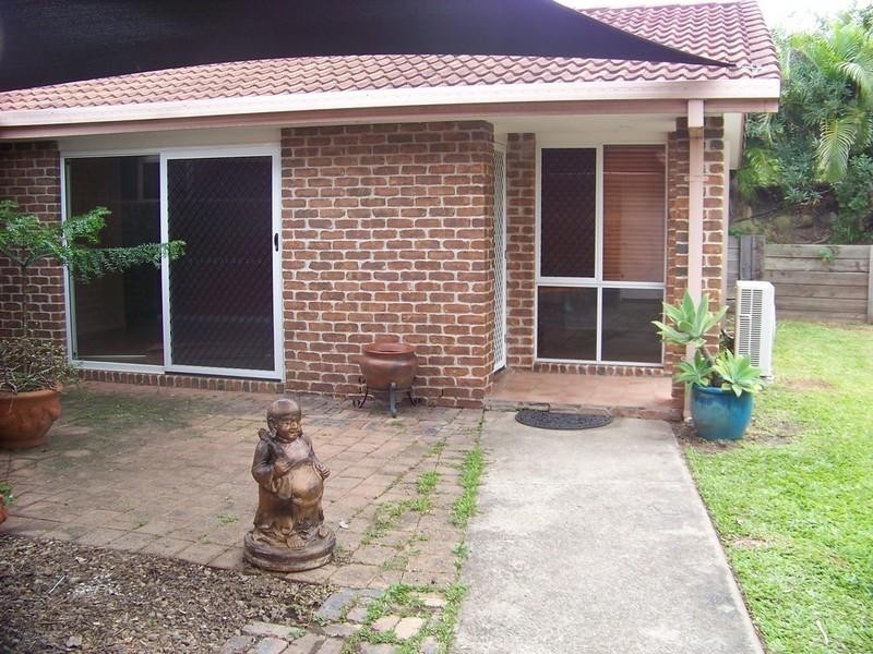 2/20 Annette Court, Labrador QLD 4215