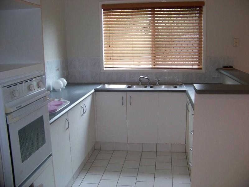 2/20 Annette Court, Labrador QLD 4215