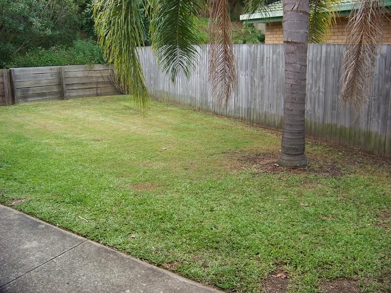 2/20 Annette Court, Labrador QLD 4215