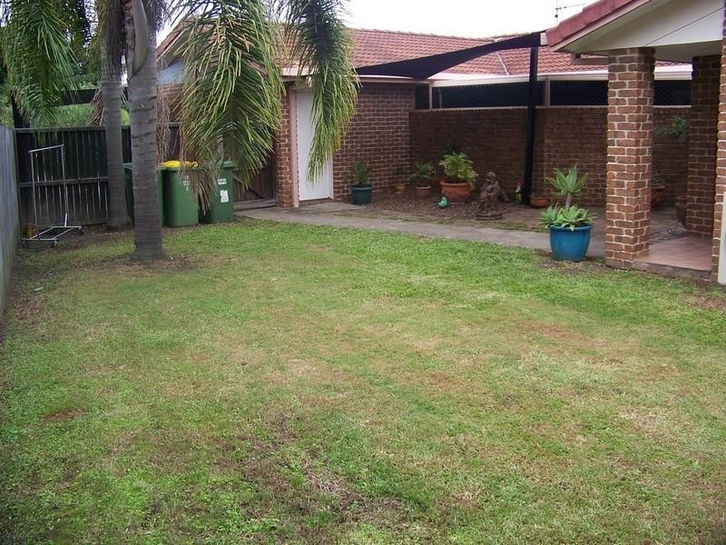 2/20 Annette Court, Labrador QLD 4215