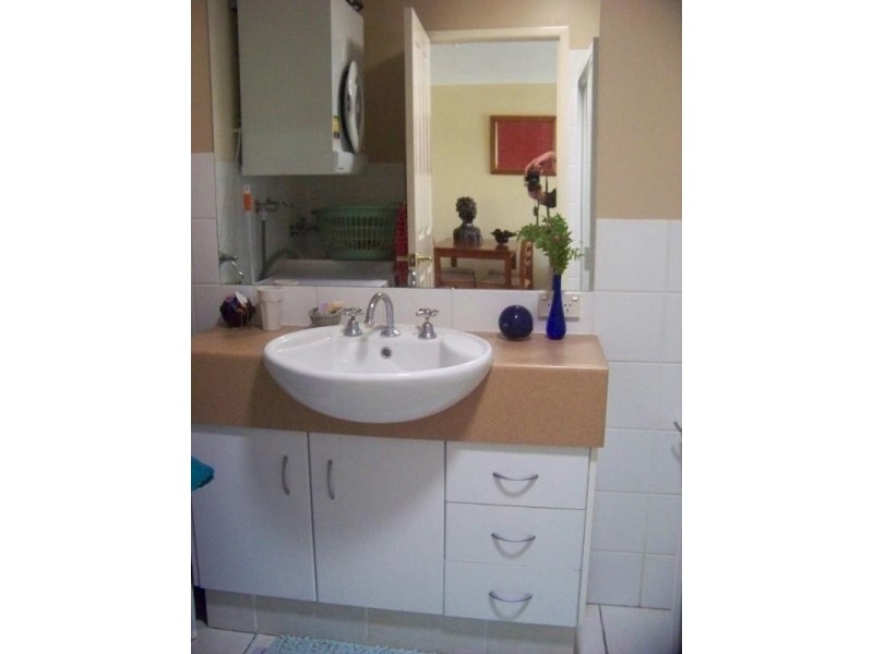 1/129 Muir Street, Labrador QLD 4215