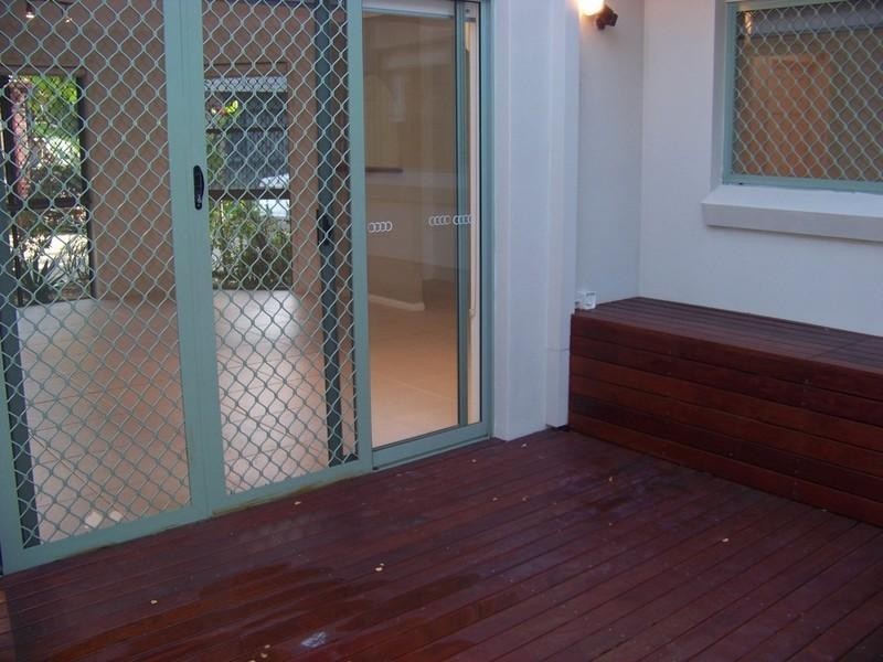 Labrador QLD 4215