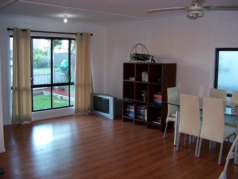 20 Sydney Street, Labrador QLD 4215