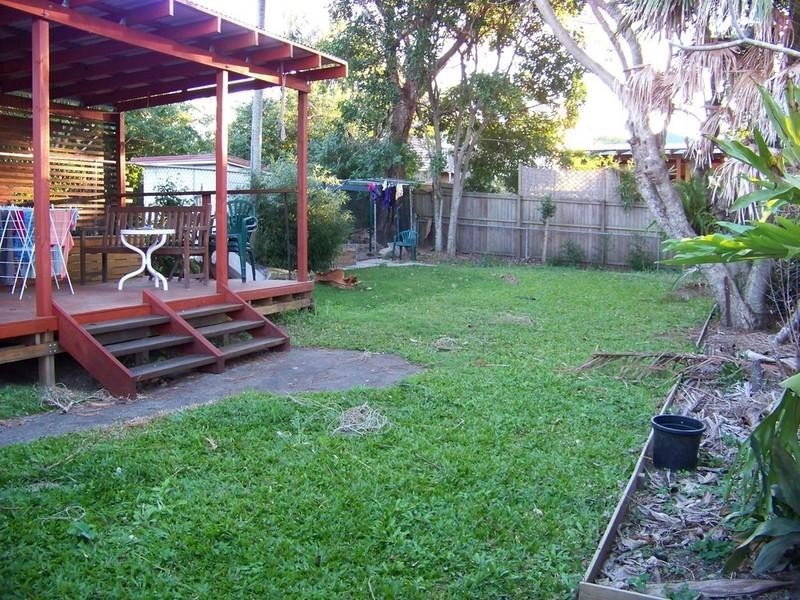 20 Sydney Street, Labrador QLD 4215