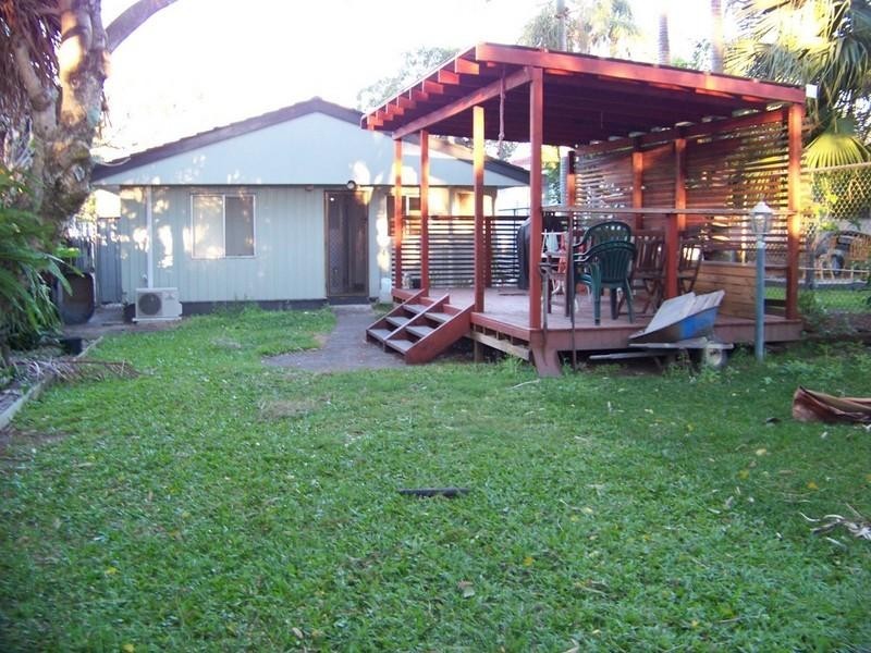 20 Sydney Street, Labrador QLD 4215