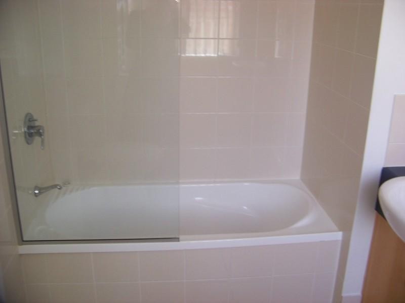 2/18 Parker Street, Labrador QLD 4215