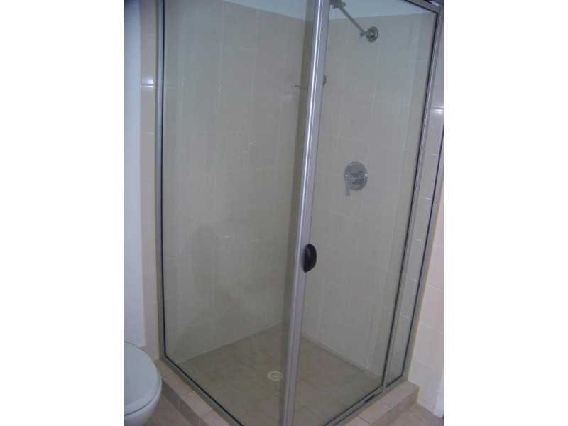 2/18 Parker Street, Labrador QLD 4215