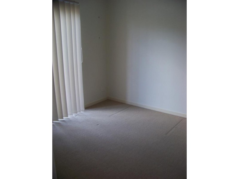 2/18 Parker Street, Labrador QLD 4215