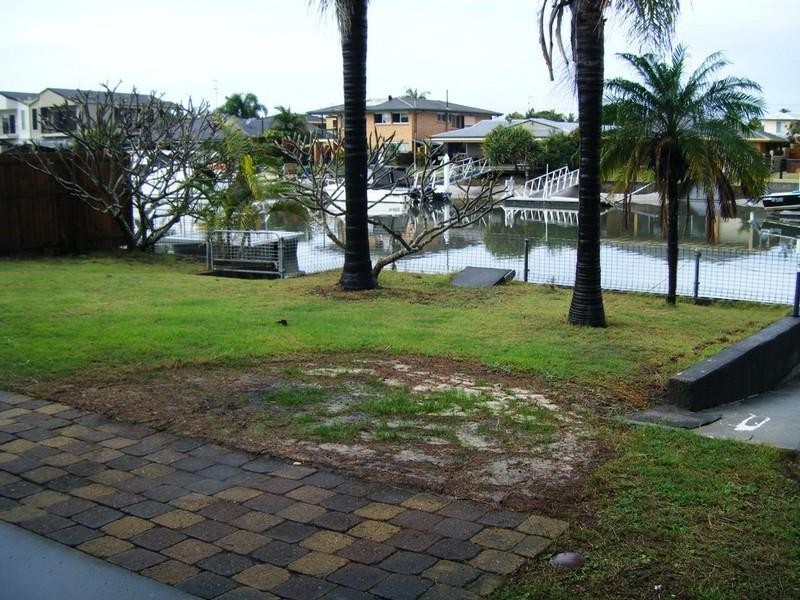 14 Annoula Avenue, Biggera Waters QLD 4216