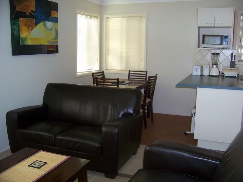 8 Jimmieson Avenue, Labrador QLD 4215