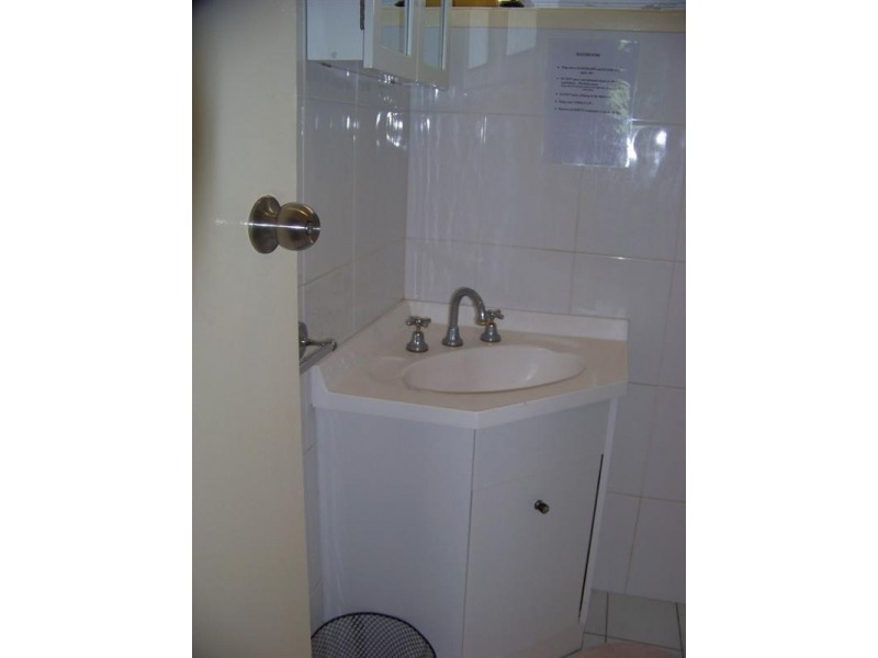 8 Jimmieson Avenue, Labrador QLD 4215