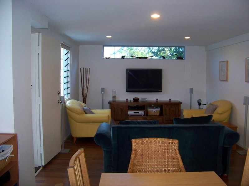 2/1 Coral Avenue, Labrador QLD 4215