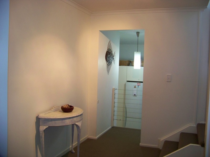 2/1 Coral Avenue, Labrador QLD 4215