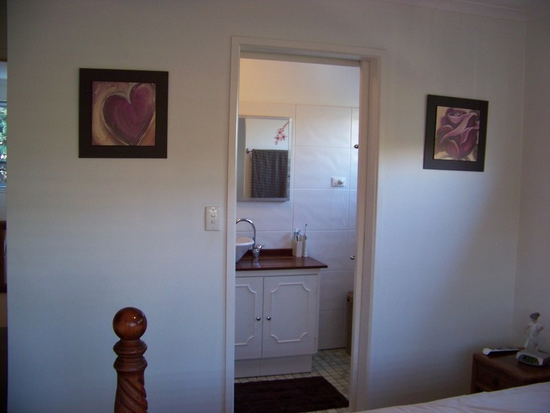 2/1 Coral Avenue, Labrador QLD 4215