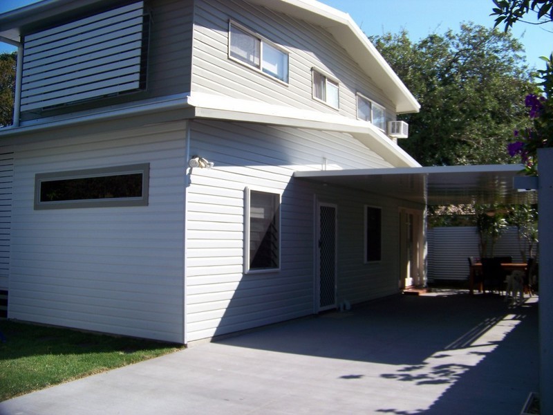 2/1 Coral Avenue, Labrador QLD 4215