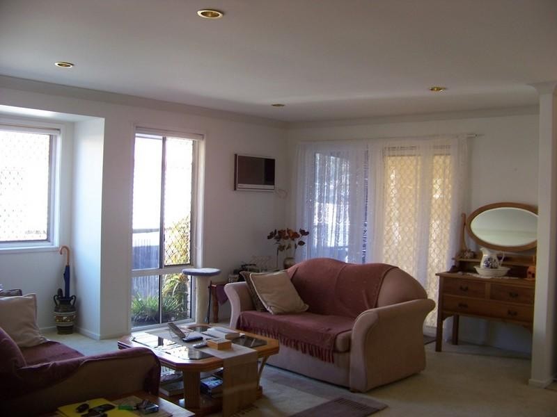 2/12 Sanctuary Court, Coombabah QLD 4216