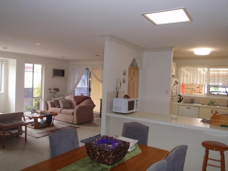 2/12 Sanctuary Court, Coombabah QLD 4216