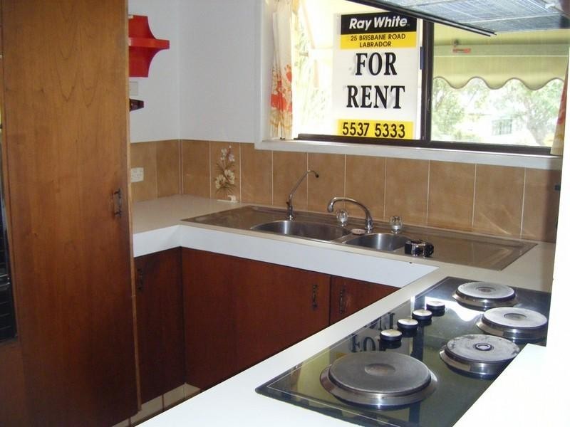 4/6 Broad Street, Labrador QLD 4215