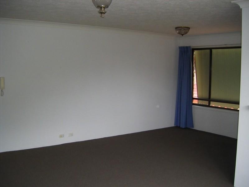 4/6 Broad Street, Labrador QLD 4215