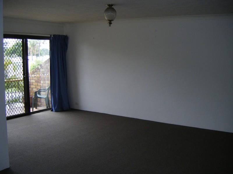 4/6 Broad Street, Labrador QLD 4215