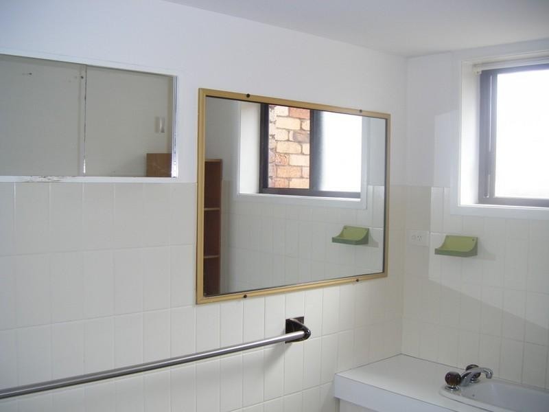 4/6 Broad Street, Labrador QLD 4215