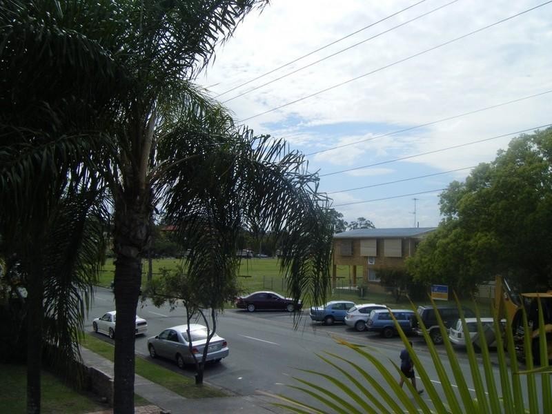 4/6 Broad Street, Labrador QLD 4215