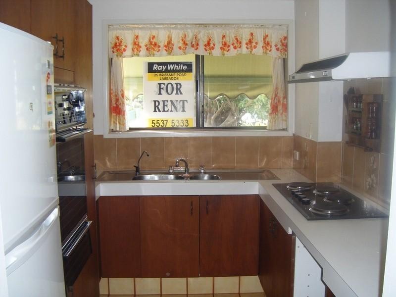 4/6 Broad Street, Labrador QLD 4215