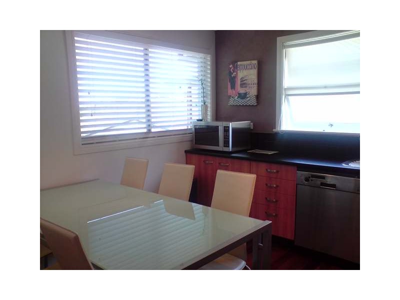 2/14 Thelma Avenue, Biggera Waters QLD 4216