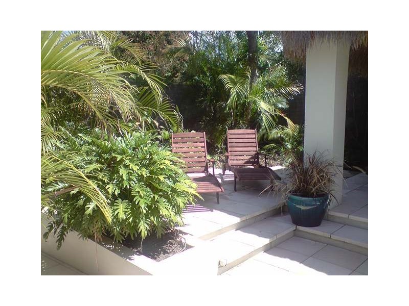 2/14 Thelma Avenue, Biggera Waters QLD 4216