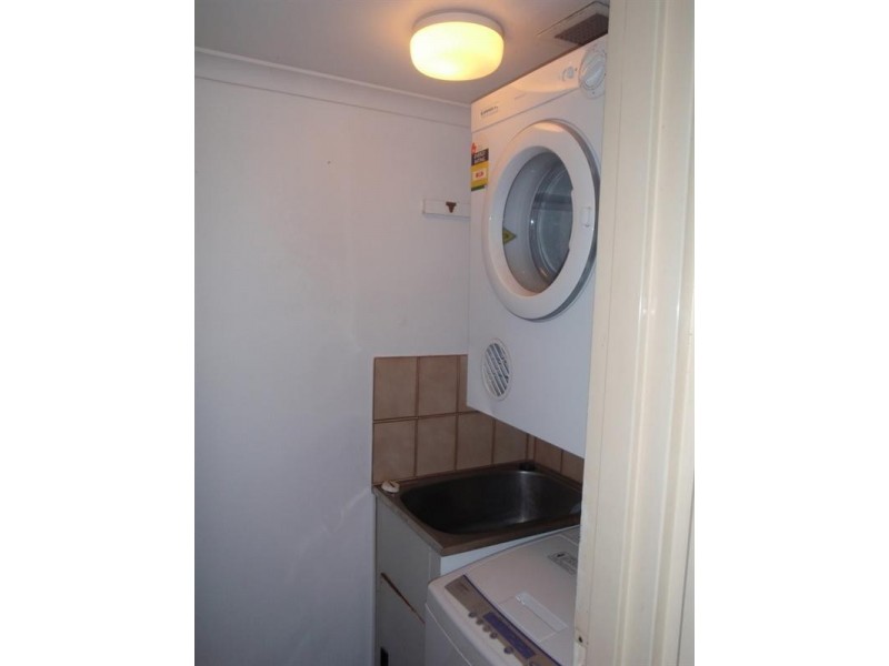 4/179 Muir Street, Labrador QLD 4215