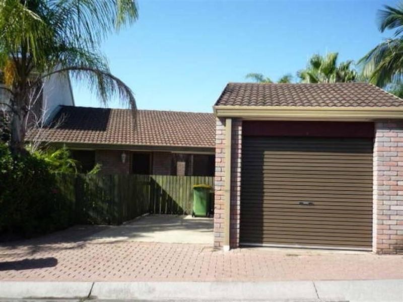 4/145 Government Road, Labrador QLD 4215