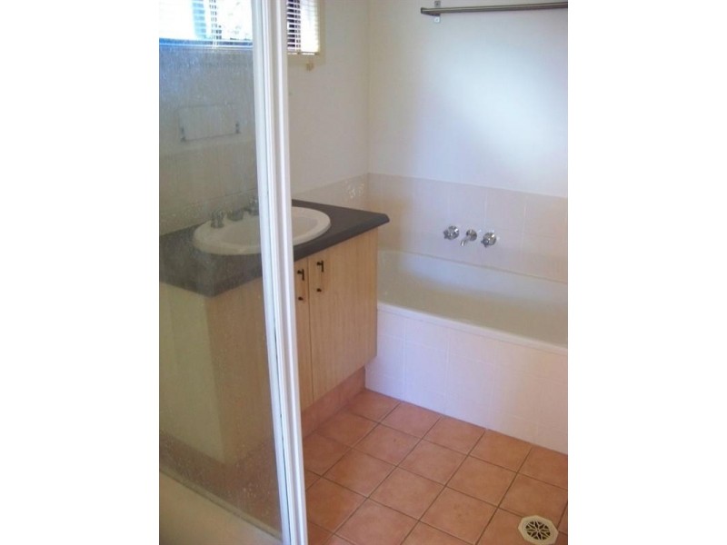 4/145 Government Road, Labrador QLD 4215