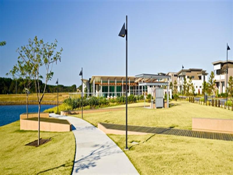 Hope Island QLD 4212