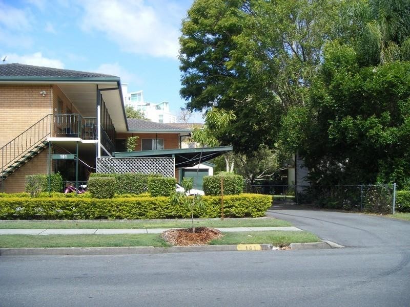 2/161 Muir Street, Labrador QLD 4215