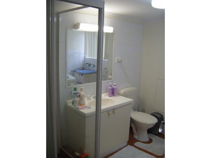 2/161 Muir Street, Labrador QLD 4215