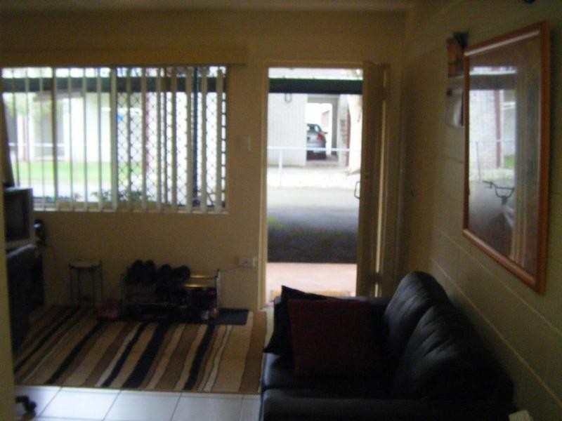 2/161 Muir Street, Labrador QLD 4215