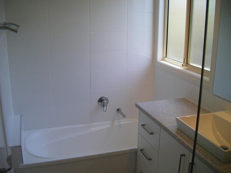 2/231 Government Road, Labrador QLD 4215