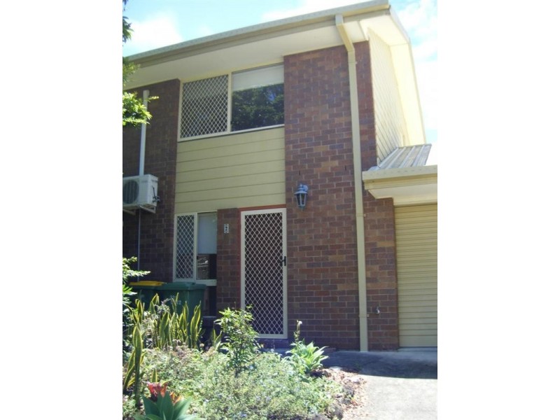 2/231 Government Road, Labrador QLD 4215
