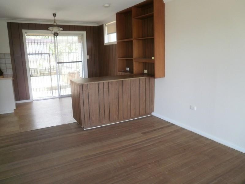 4 Penrock Parade, Labrador QLD 4215