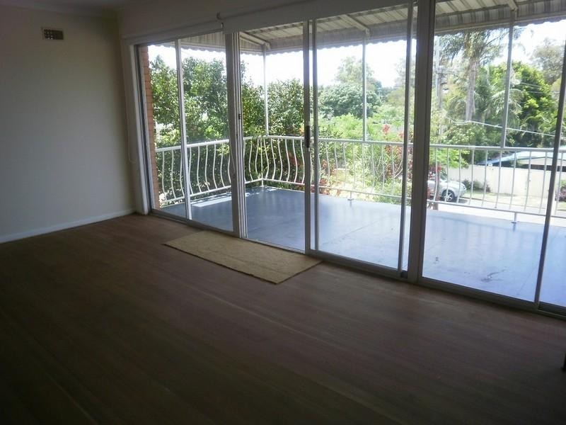 4 Penrock Parade, Labrador QLD 4215