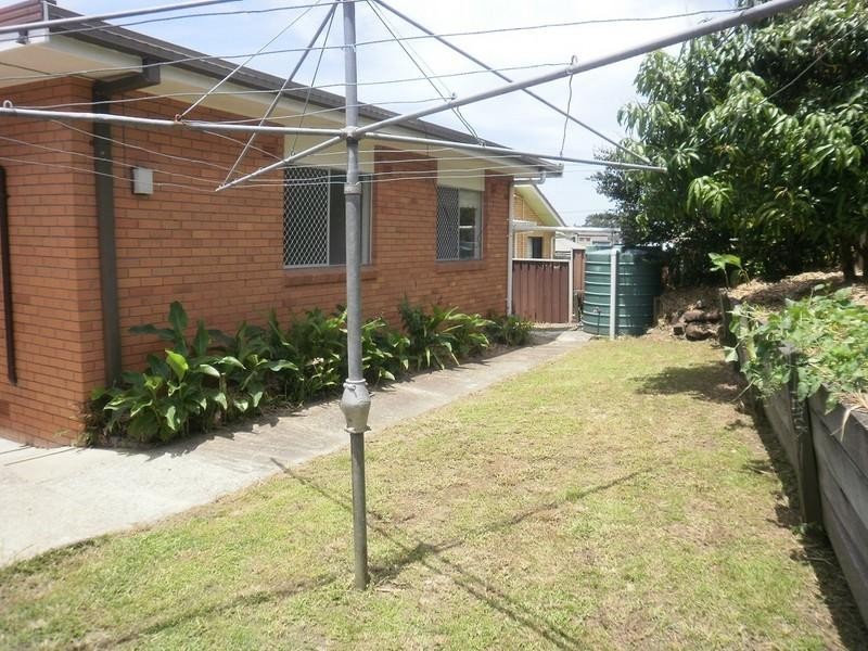4 Penrock Parade, Labrador QLD 4215