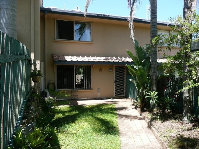 30/63 Olsen Avenue, Labrador QLD 4215