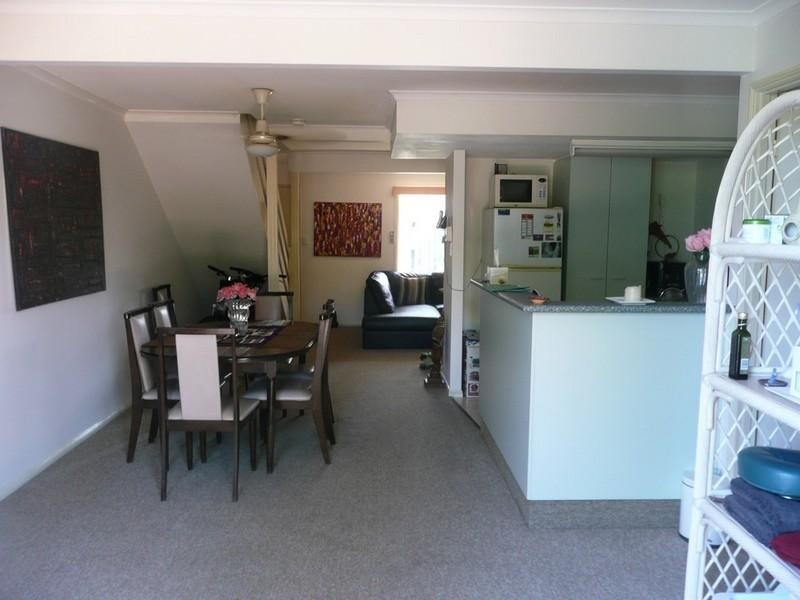 30/63 Olsen Avenue, Labrador QLD 4215