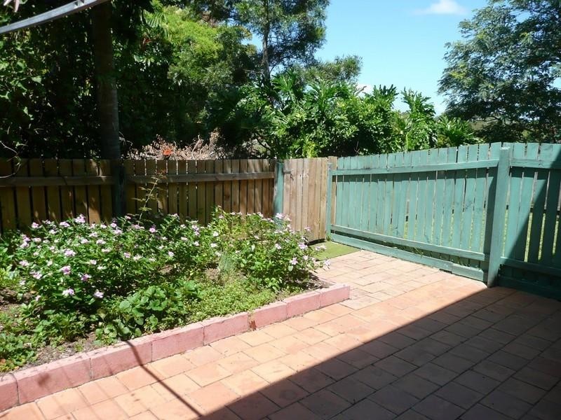 30/63 Olsen Avenue, Labrador QLD 4215