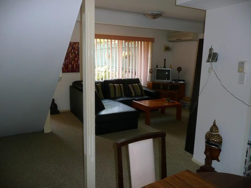 30/63 Olsen Avenue, Labrador QLD 4215