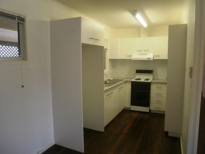 1/1 Coral Avenue, Labrador QLD 4215